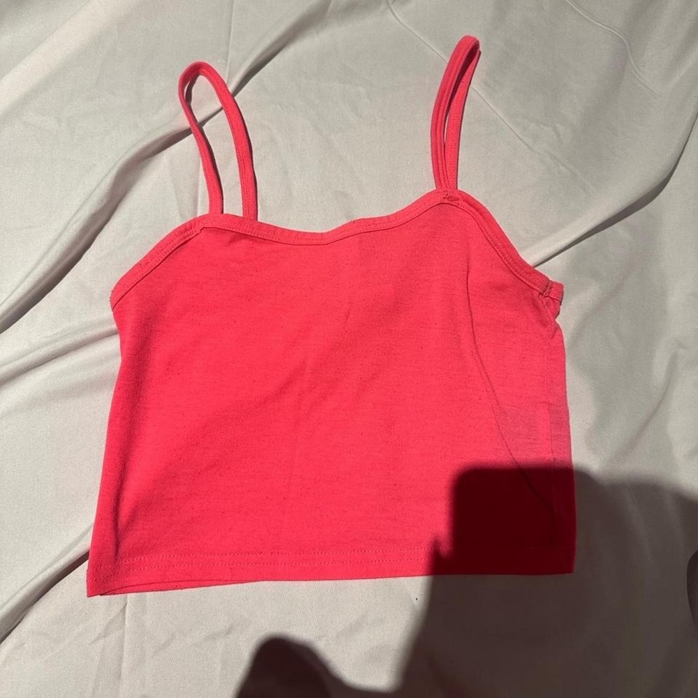 hot pink‎ crop top